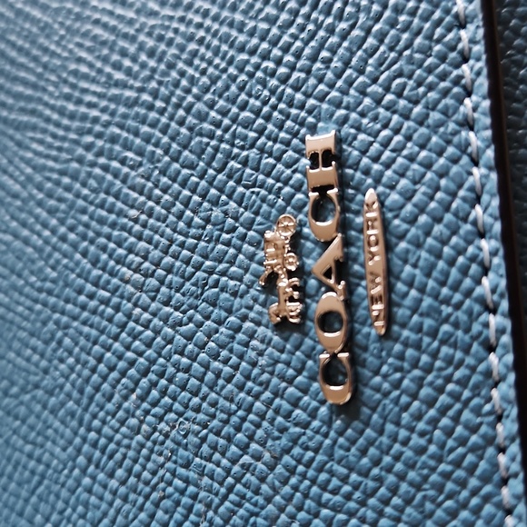 NWT Crossgrain Leather Small Pacific Blue Trifold Wallet 🩵🎁 - Picture 3 of 16